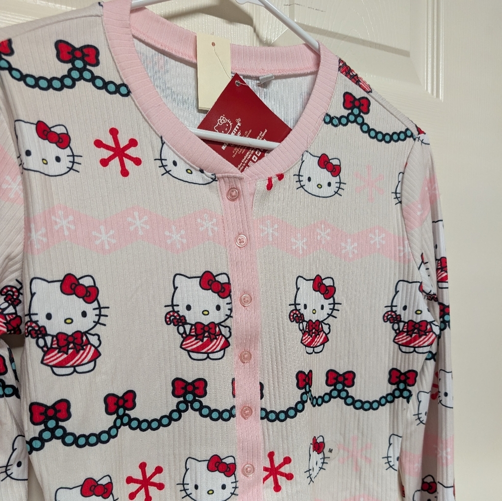 Hello Kitty X Aeropostale Christmas Pajama Romper Medium NWT Holiday Gift Sanrio - Picture 4 of 10